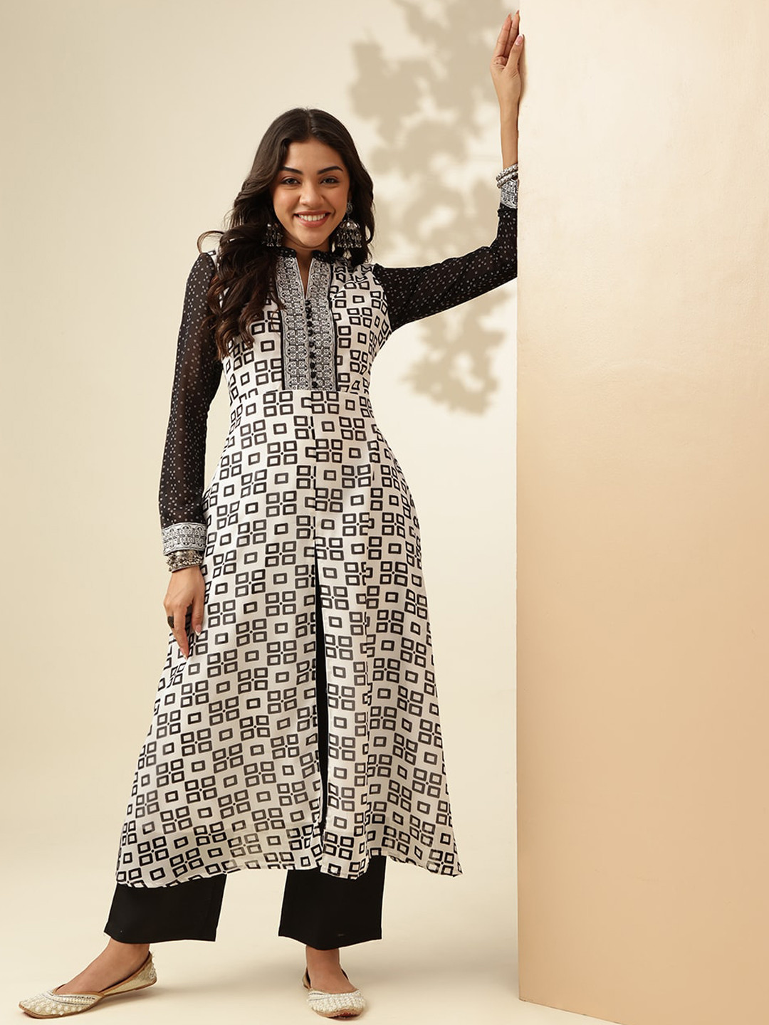

Anouk White & Black Geometric Printed Kurta With Palazzos