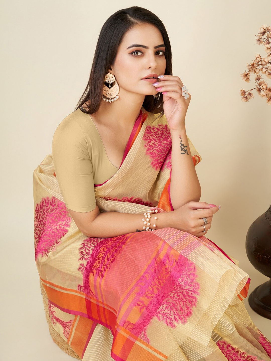 

RAJ DHARMA SILK Floral Printed Zari Organza Saree, Beige