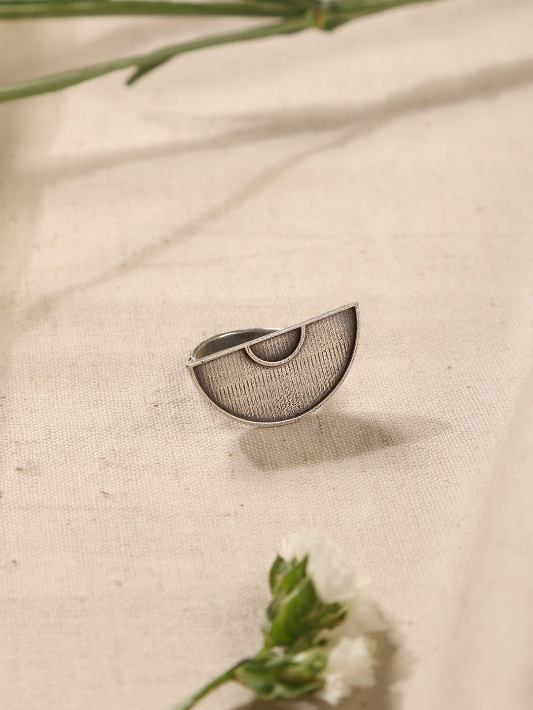 

trueBrowns Silver-Plated Adjustable Half Circular Finger Ring