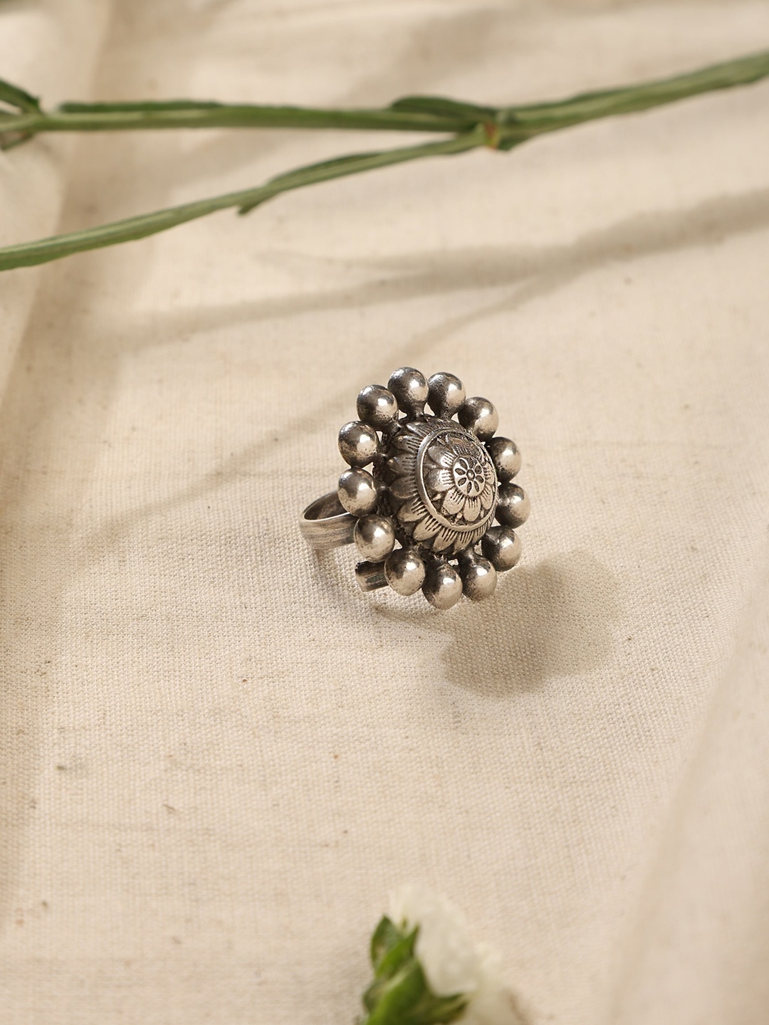 

trueBrowns Silver-Plated Adjustable Mandala Floral Finger Ring