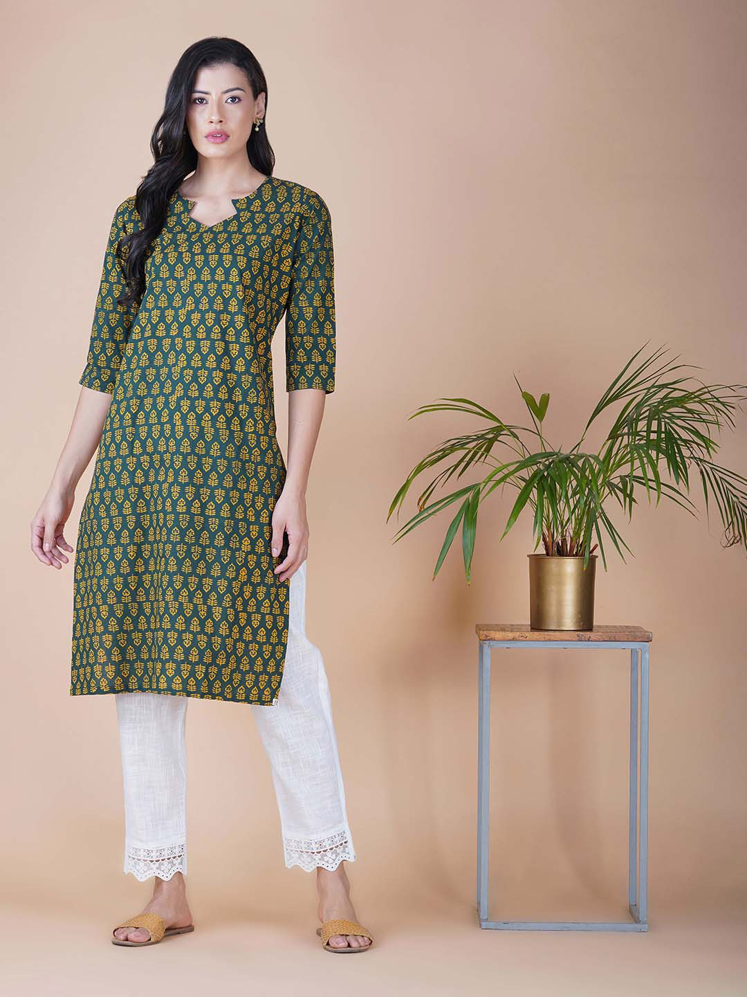 

TSUCCHI TRADITIONS Ethnic Motifs Printed Floral Pure Cotton Straight Kurta, Green
