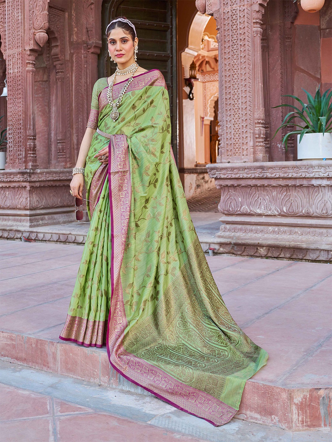 

KALINI Ethnic Motifs Woven Design Saree, Lime green