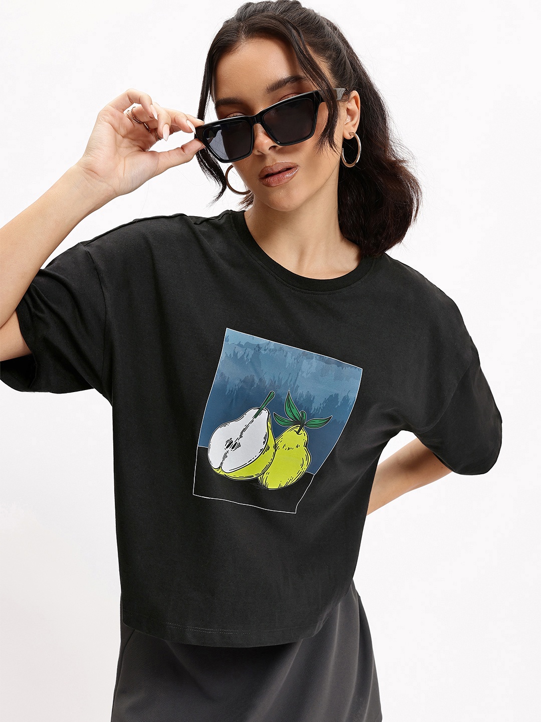 

DressBerry Boxy Babe Graphic Drop Sleeves T-shirt, Black