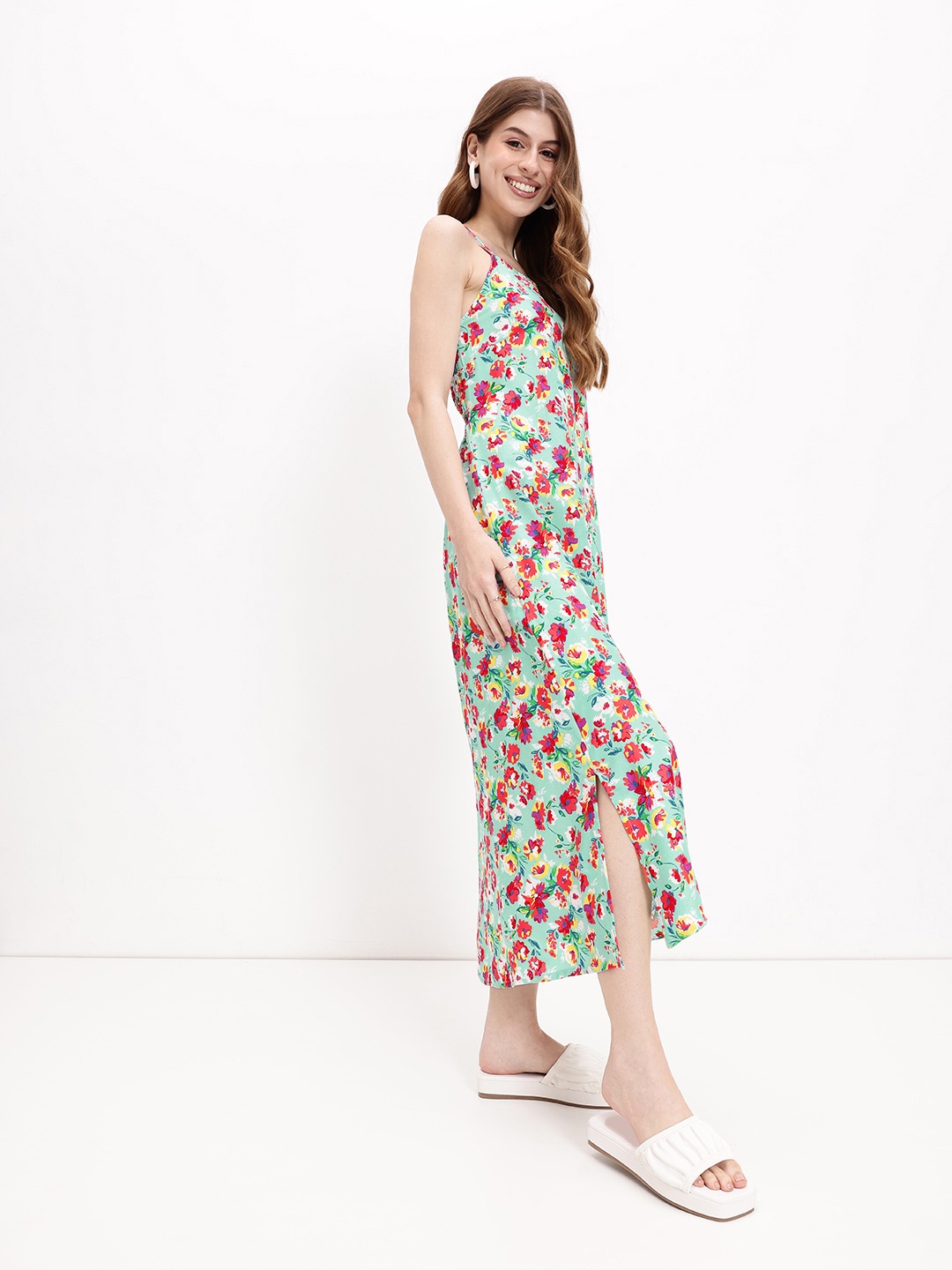 

DressBerry Floral Fiesta Tailored-To-Flatter Carefree Midi Dress, Blue