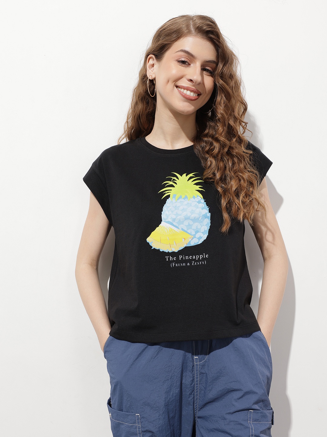 

DressBerry Trippy Tropics Pineapple Pop Boxy Crop T-shirt, Black