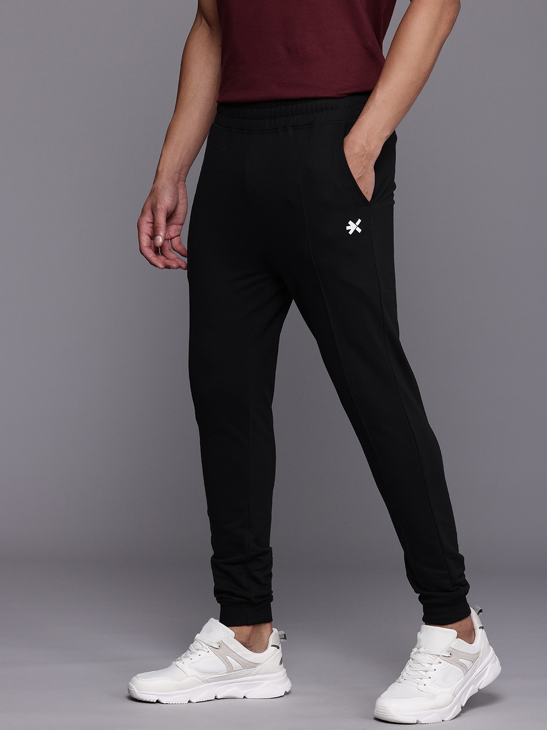 

HRX by Hrithik Roshan Slim Fit Anti Odour Joggers, Black