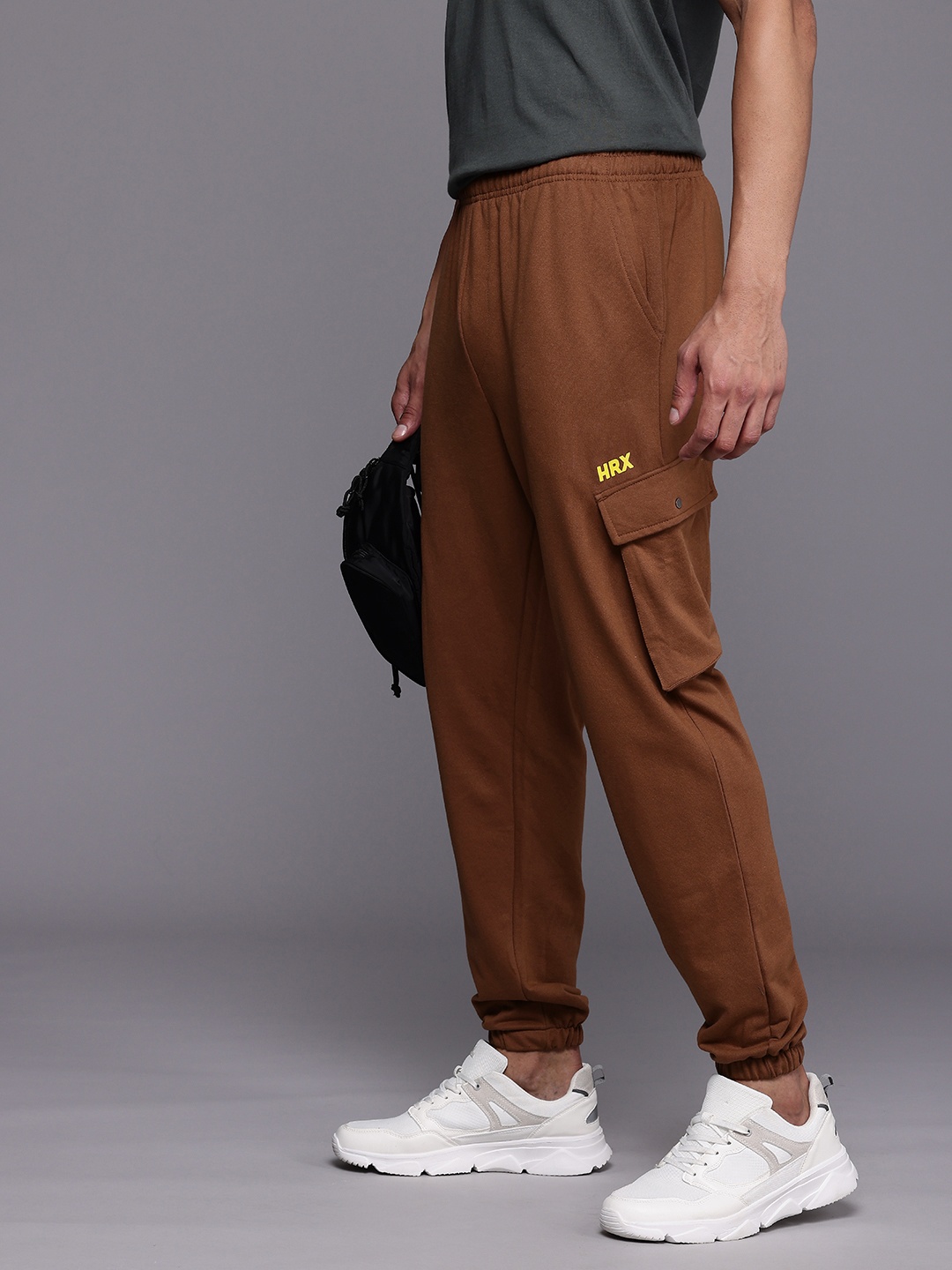 

HRX by Hrithik Roshan Anti Odour Cargo Joggers, Brown