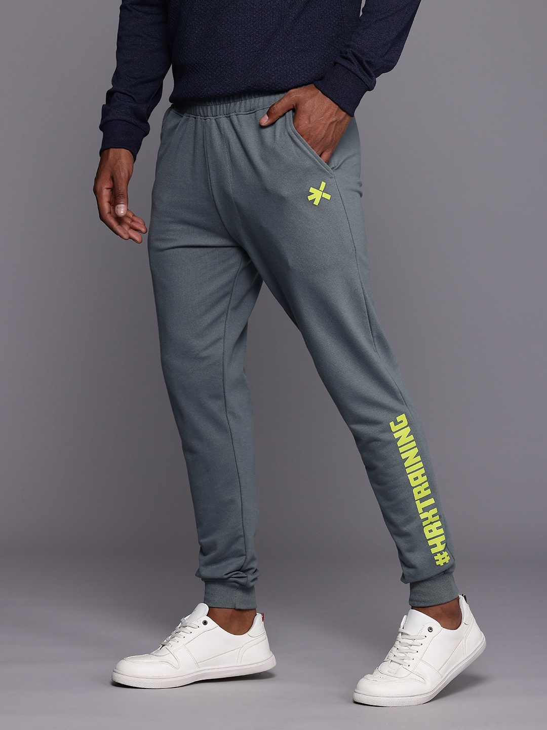 

HRX by Hrithik Roshan Typography Printed Slim Fit Anti Odour Joggers, Grey