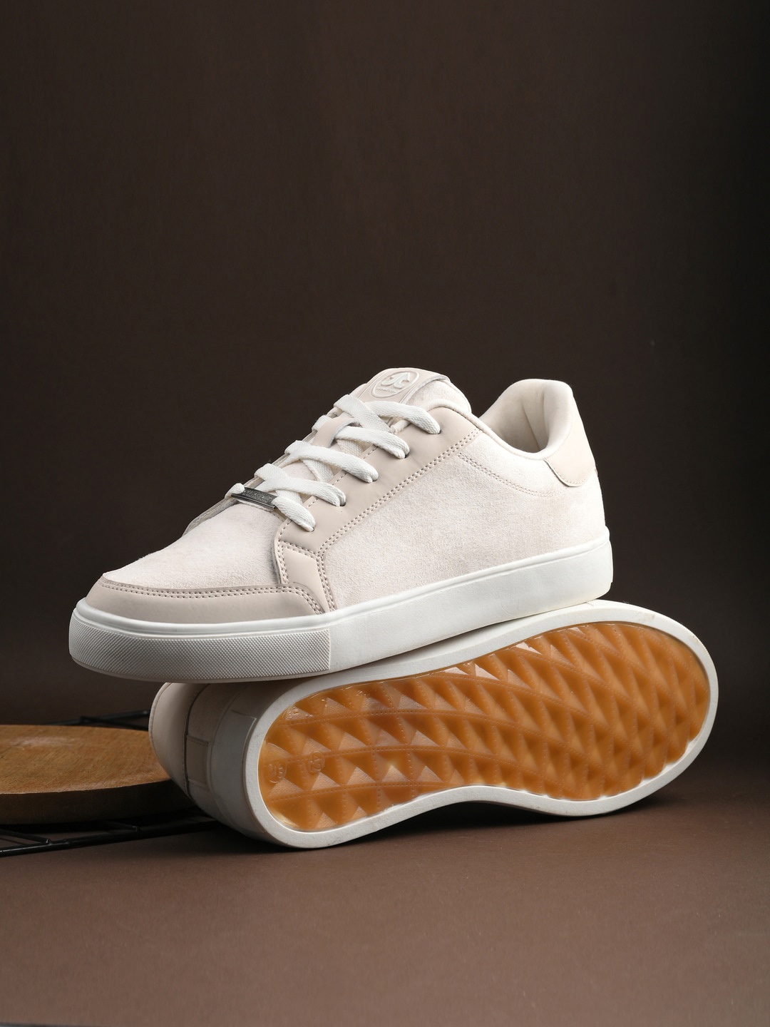 

OFF LIMITS Men Textured Velvet Sneakers, Off white