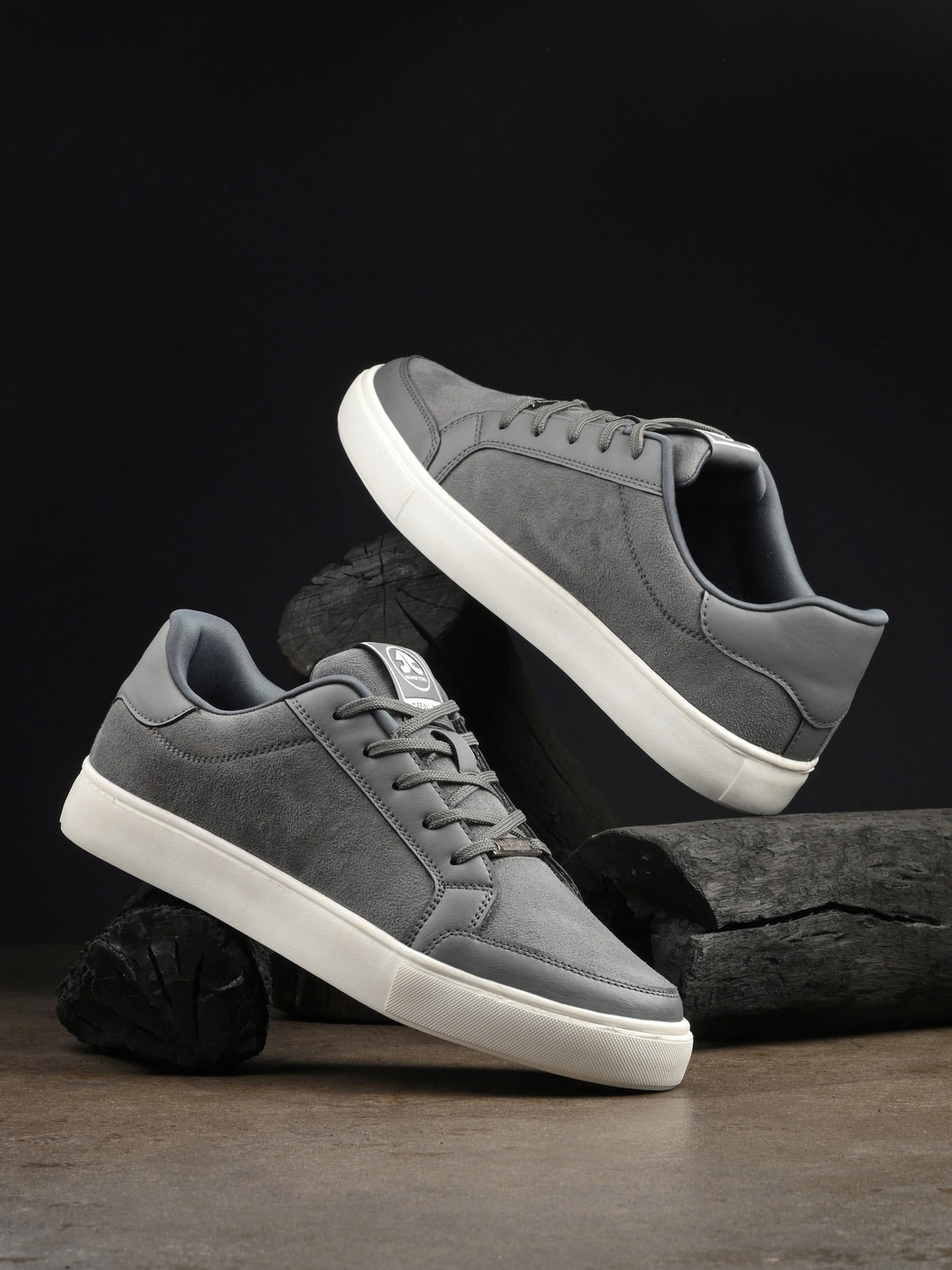 

OFF LIMITS Men Comfort Insole Contrast Sole Velvet Lace-Up Sneakers, Grey