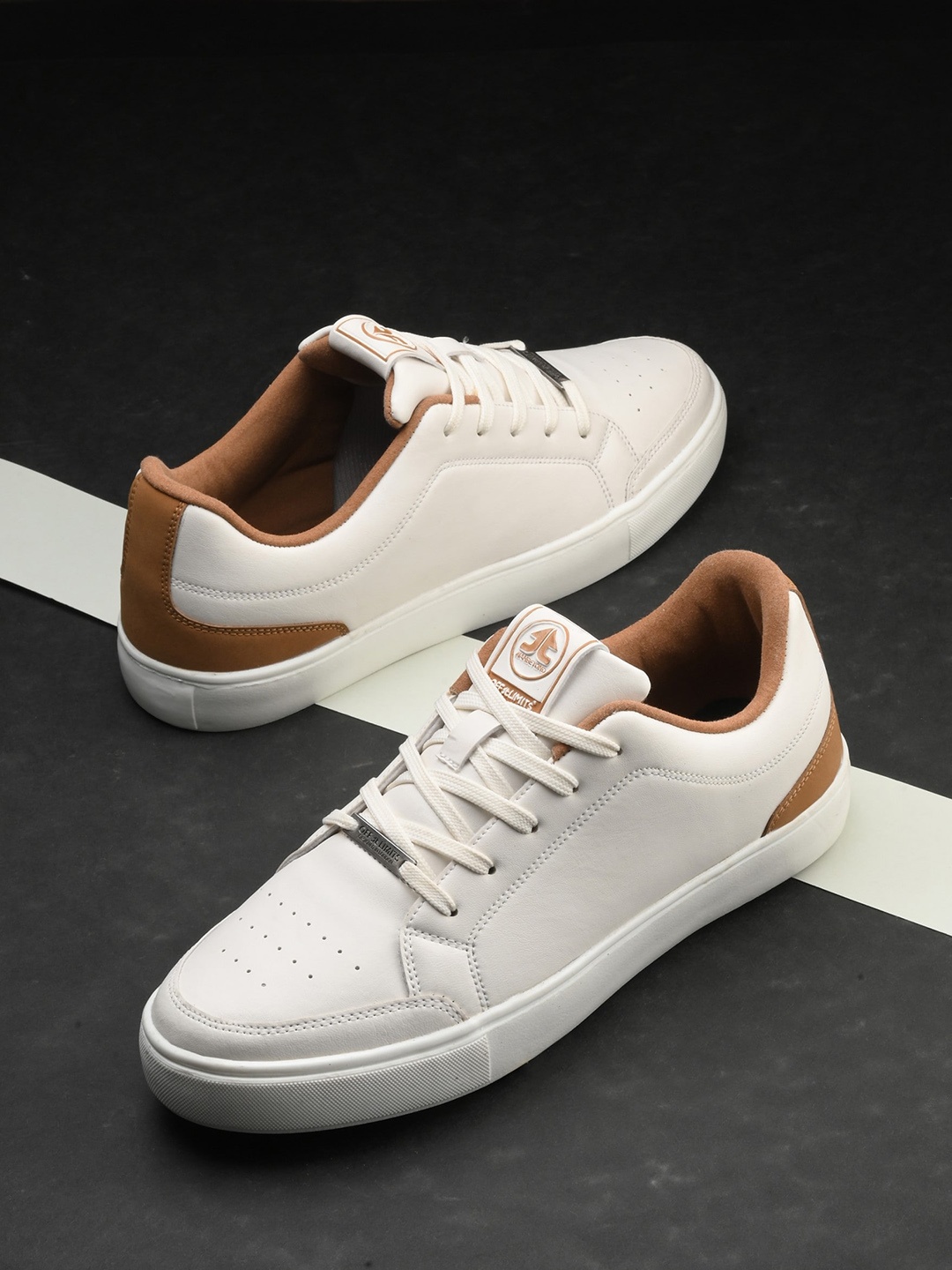 

OFF LIMITS Men Round Toe Sneakers, Off white