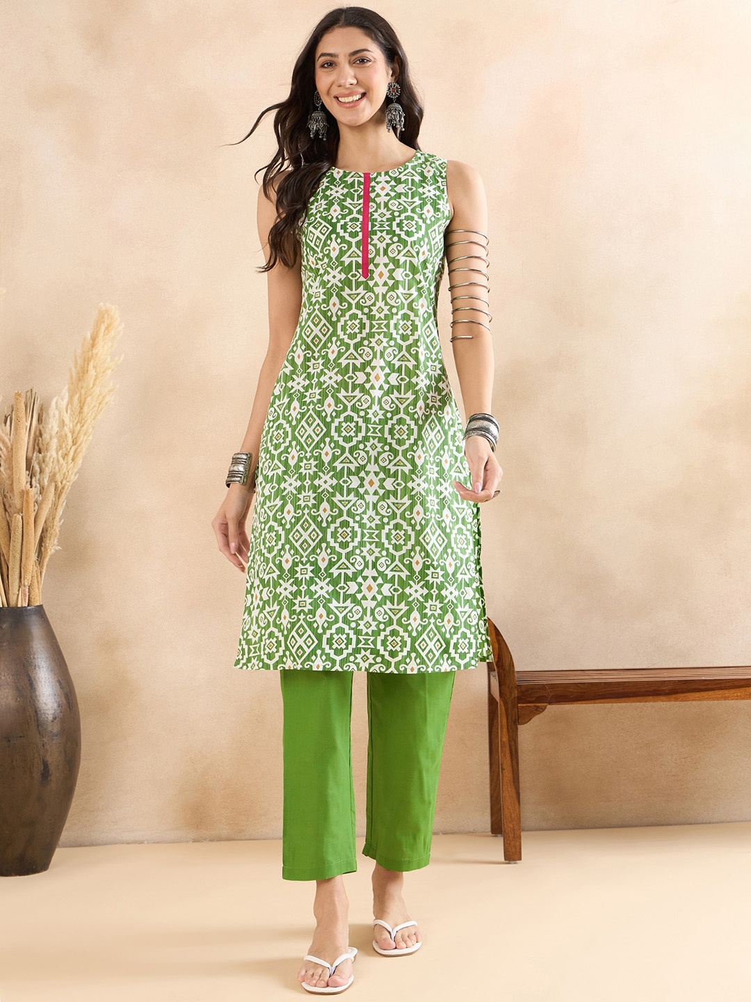 

Anouk Ethnic Motifs Printed Pure Cotton Straight Kurta with Trouser, Green