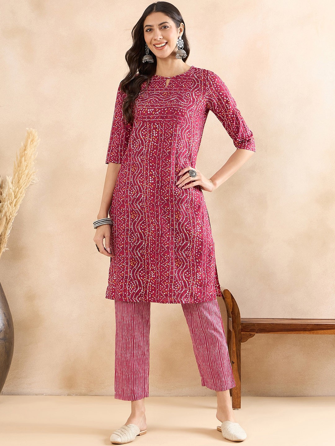 

Anouk Keyhole Neck Bandhani Printed Regular Pure Cotton Straight Kurta with Trousers, Maroon