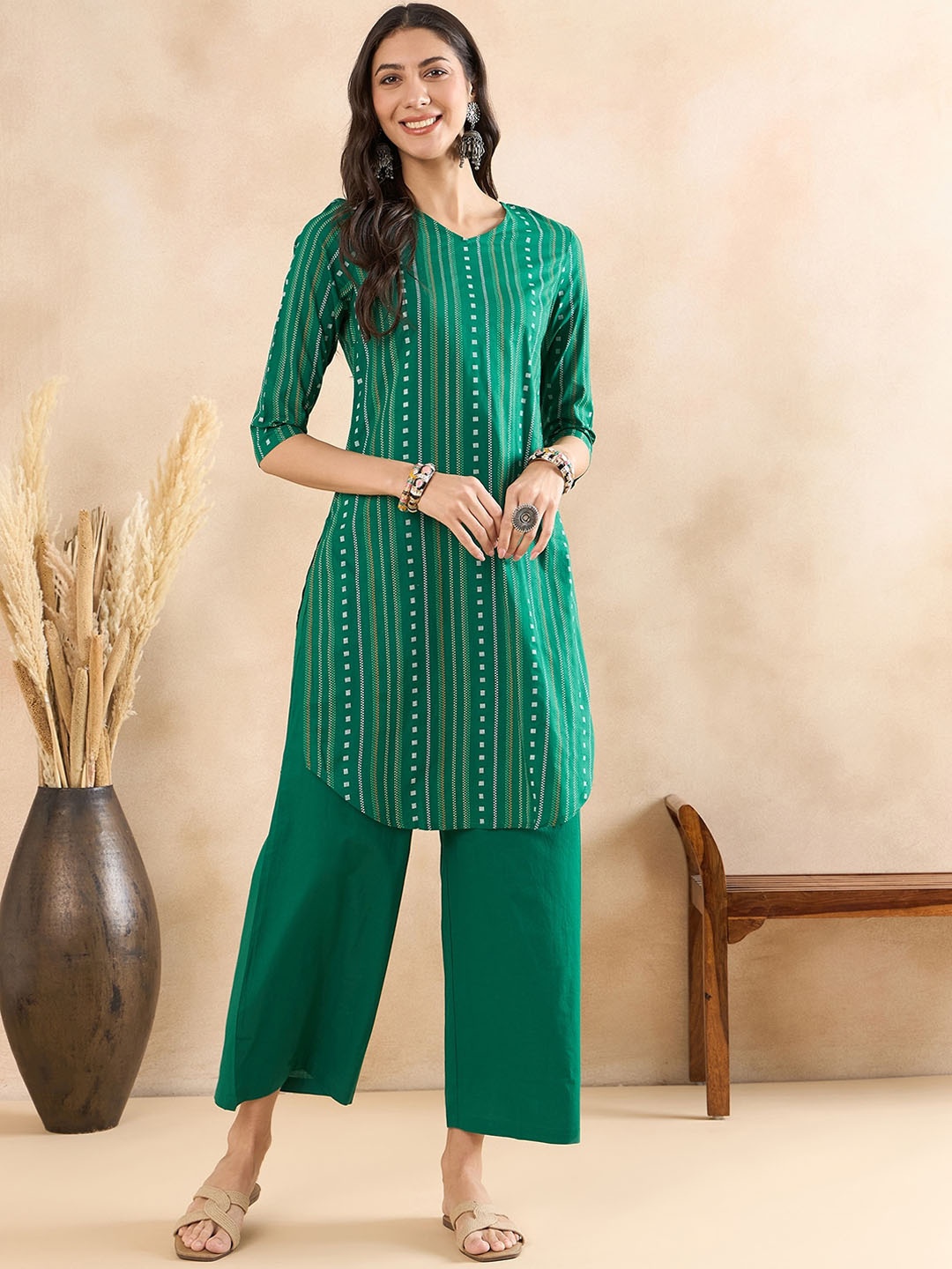 

Anouk Geometric Printed V-Neck Straight Pure Cotton Kurta with Palazzos, Green