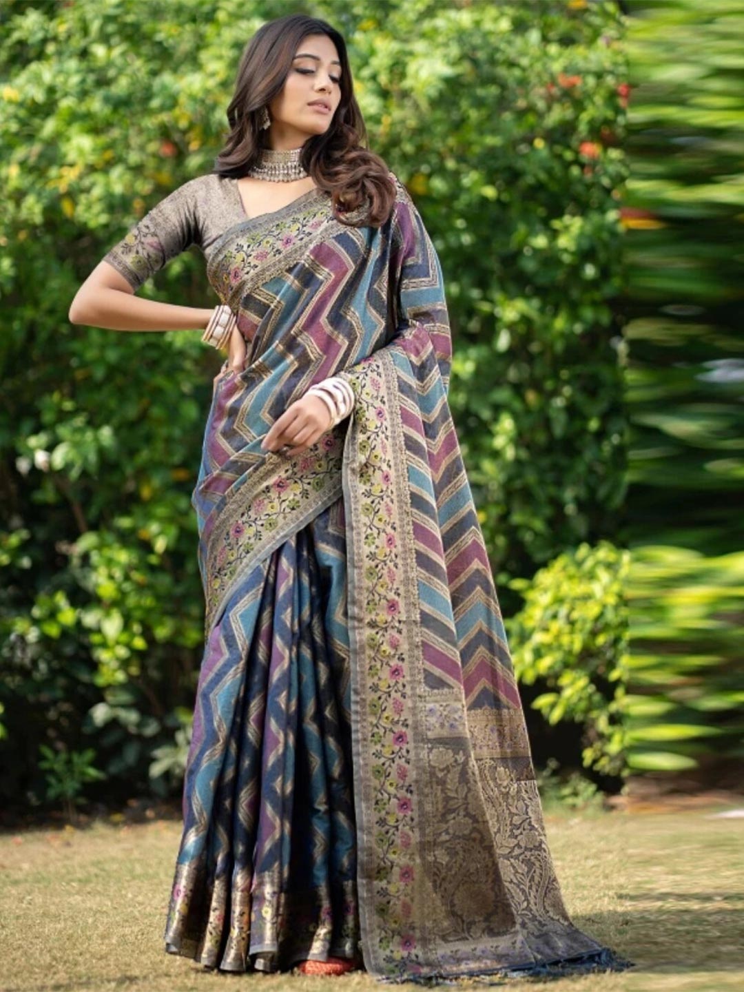 

K 5 Fashion Geometric Woven Design Zari Organza Saree, Blue