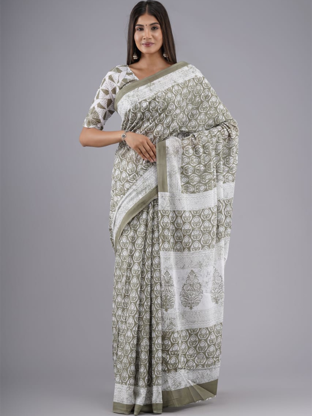 

clothonus Floral Printed Pure Cotton Block Print Saree, Grey