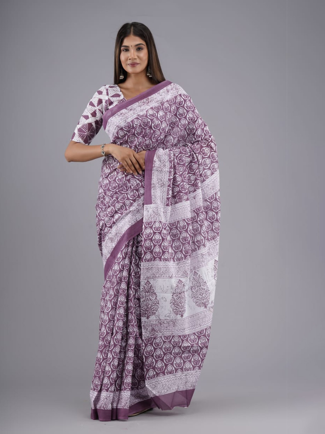 

clothonus Pure Cotton Floral Block Print Saree, Purple