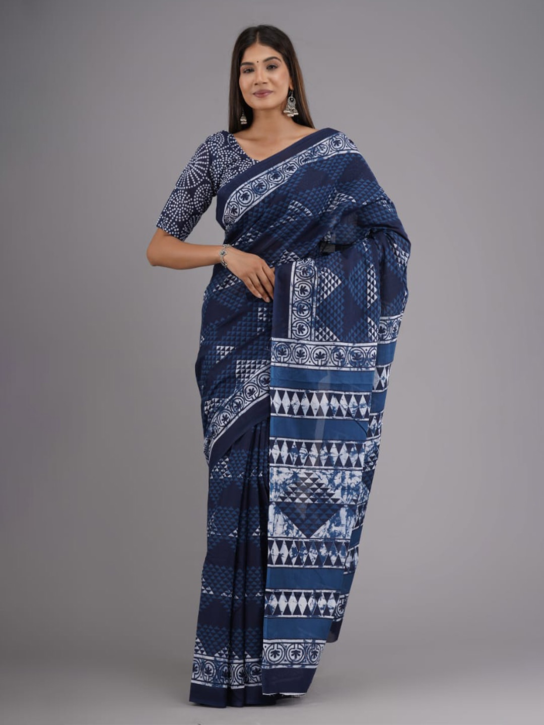 

clothonus Geometric Printed Ikat Pure Cotton Block Print Saree, Blue