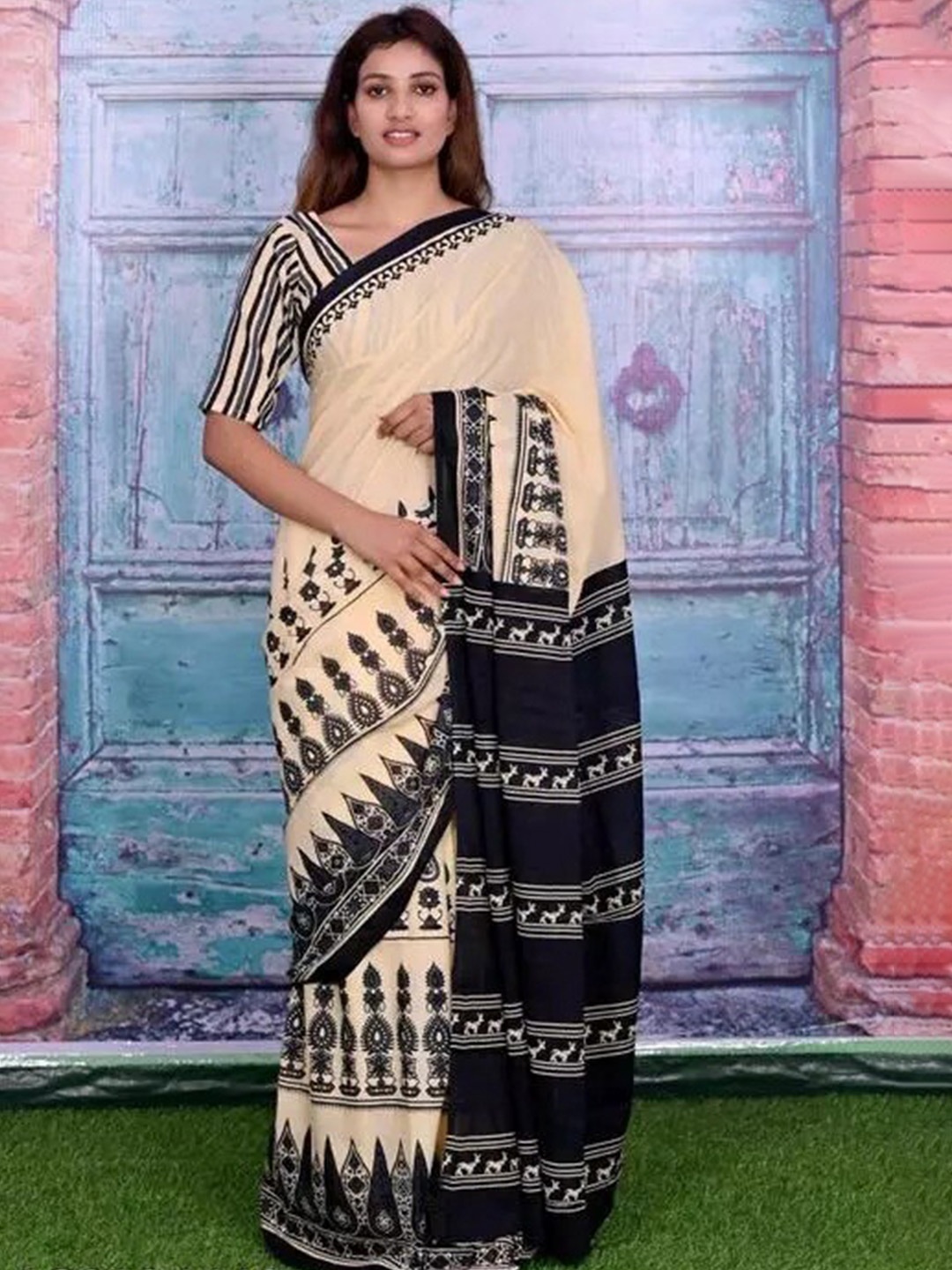 

clothonus Pure Cotton Ethnic Motifs Block Print Saree, Cream