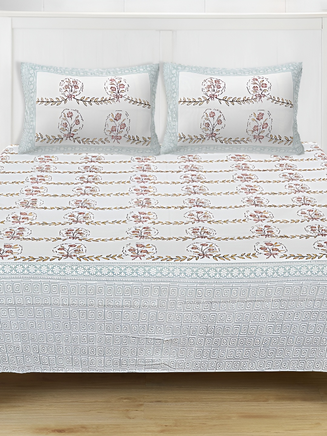 

SARYU HOMES White & Blue Floral Printed Cotton 210 TC King Bedsheet With 2 Pillow Covers