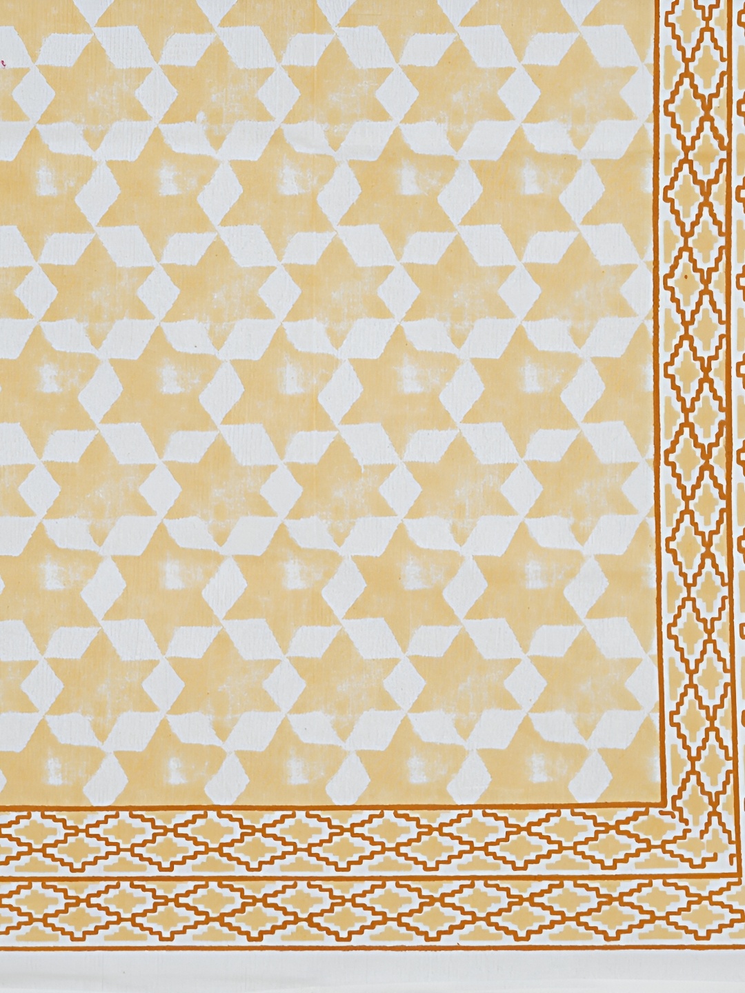 

SARYU HOMES Yellow & White Geometric Cotton 210 TC Single Bedsheet