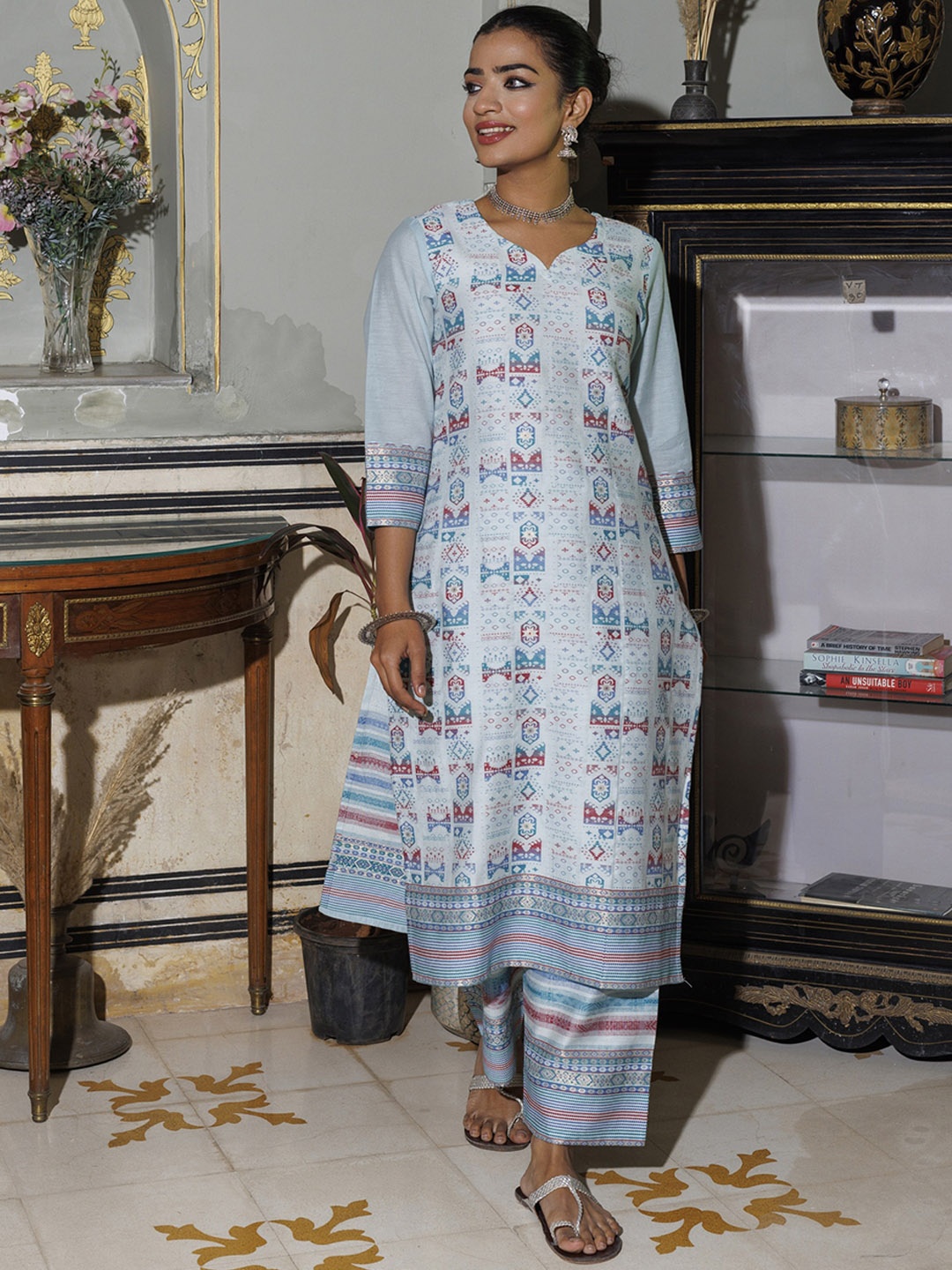 

KIDAR V Neck Ethnic Motifs Printed Straight Kurta with Trouser, Blue