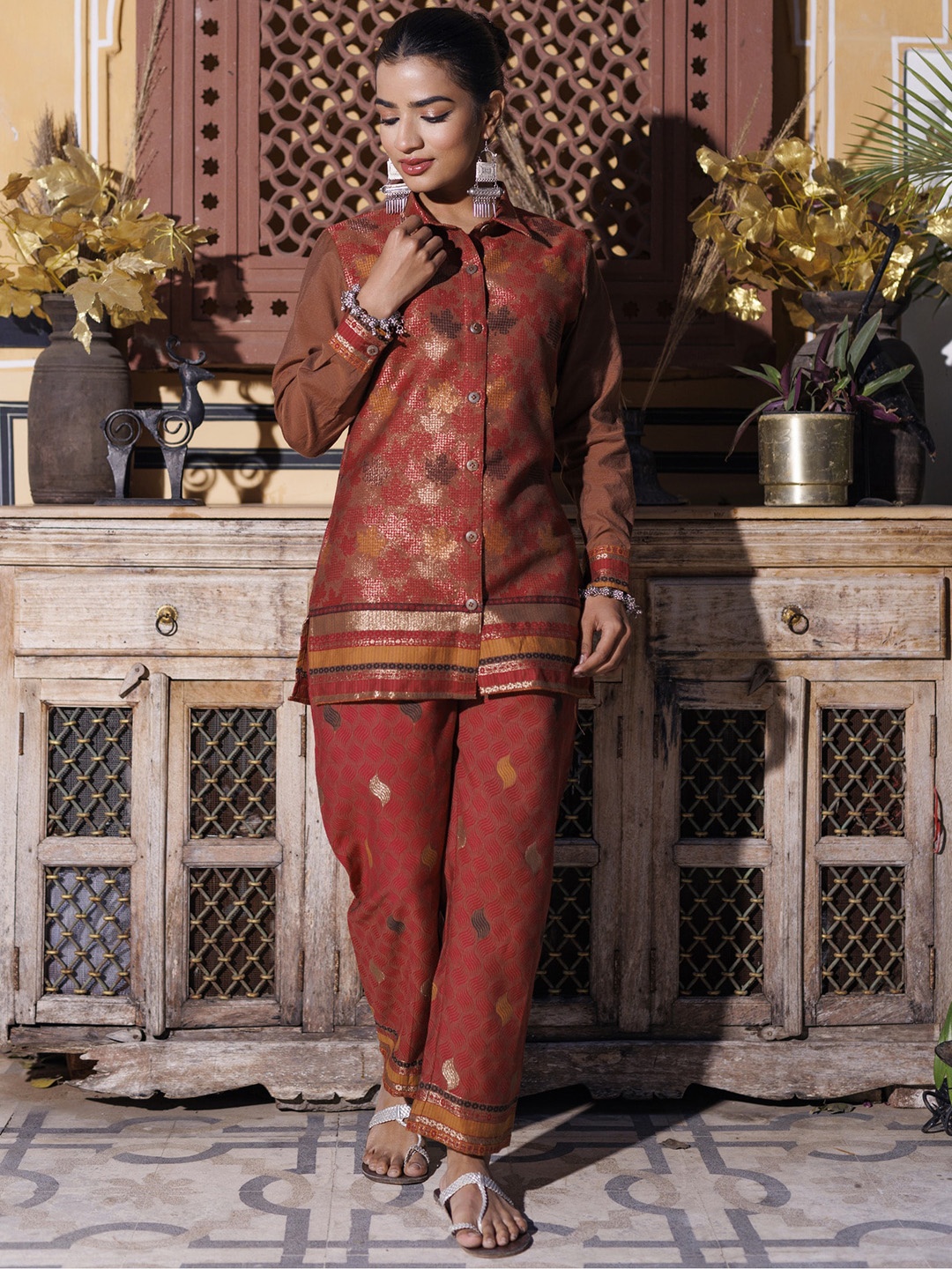 

KIDAR Shirt Collar Long Sleeves Straight Kurti with Trouser, Red