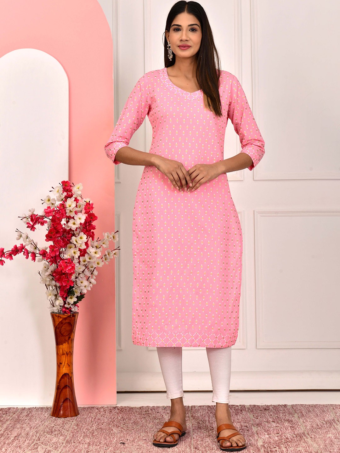 

PARCHHAI Floral Printed V-Neck Straight Cotton Kurta, Pink