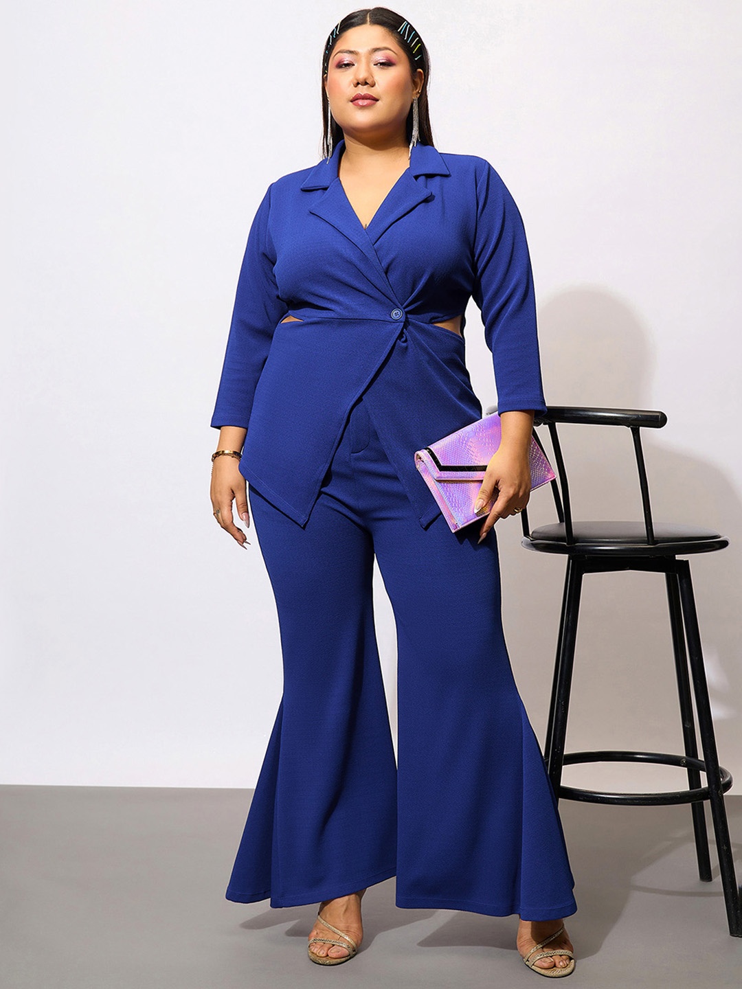 

SASSAFRAS Curve Plus Size Blue V-Neck Cut Out Blazer With Kick Pleat Trousers Co-Ords