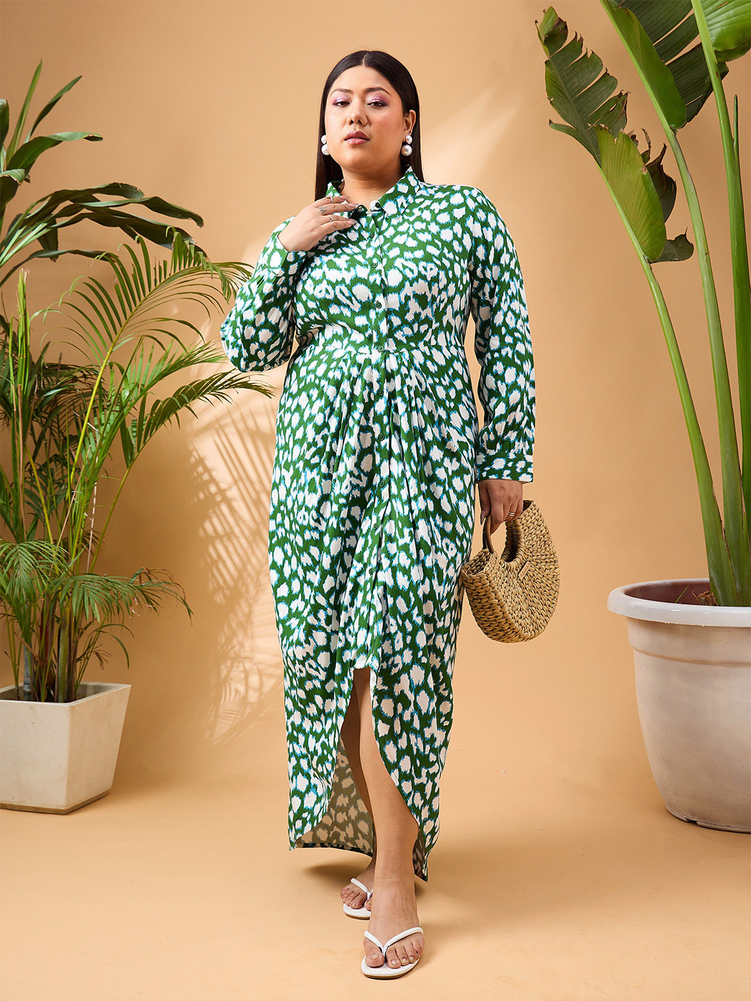 

SASSAFRAS Curve Plus Size Green Abstract Print Shirt Collar Cuffed Sleeves Maxi Dress