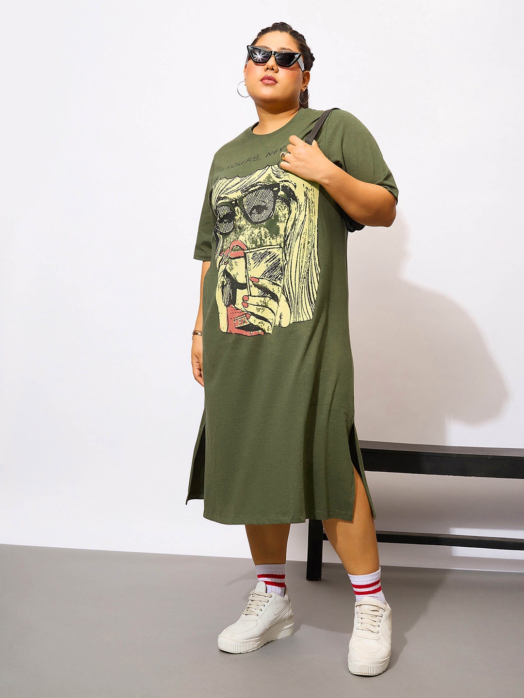 

SASSAFRAS Curve Plus Size Graphic Printed Pure Cotton T-shirt Midi Dress, Olive