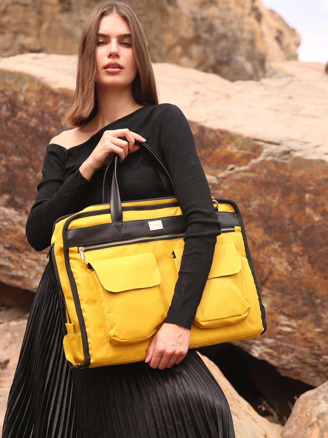 

RASHKI CLEF Unisex Laptop Bag - Up to 16 inch, Yellow