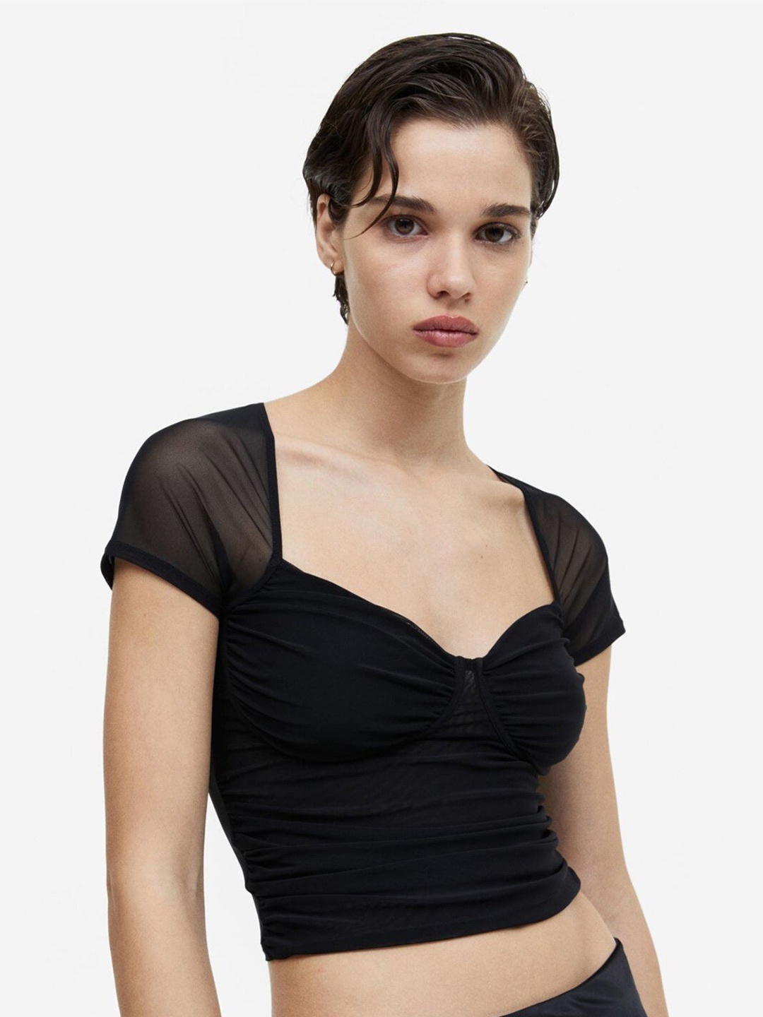 

COLOR CAPITAL Sweetheart Neck Crop Top, Black