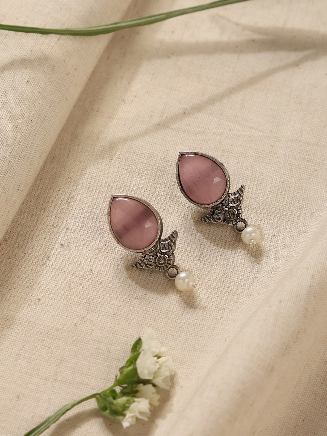 

trueBrowns Silver-Plated Contemporary Studs Earrings