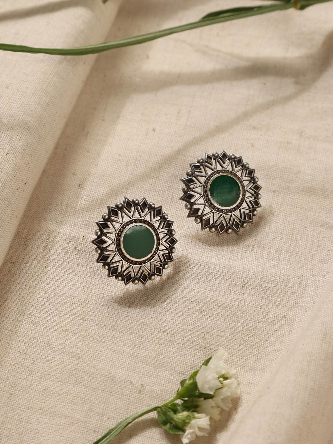 

trueBrowns Silver Plated Contemporary Oxidised Studs