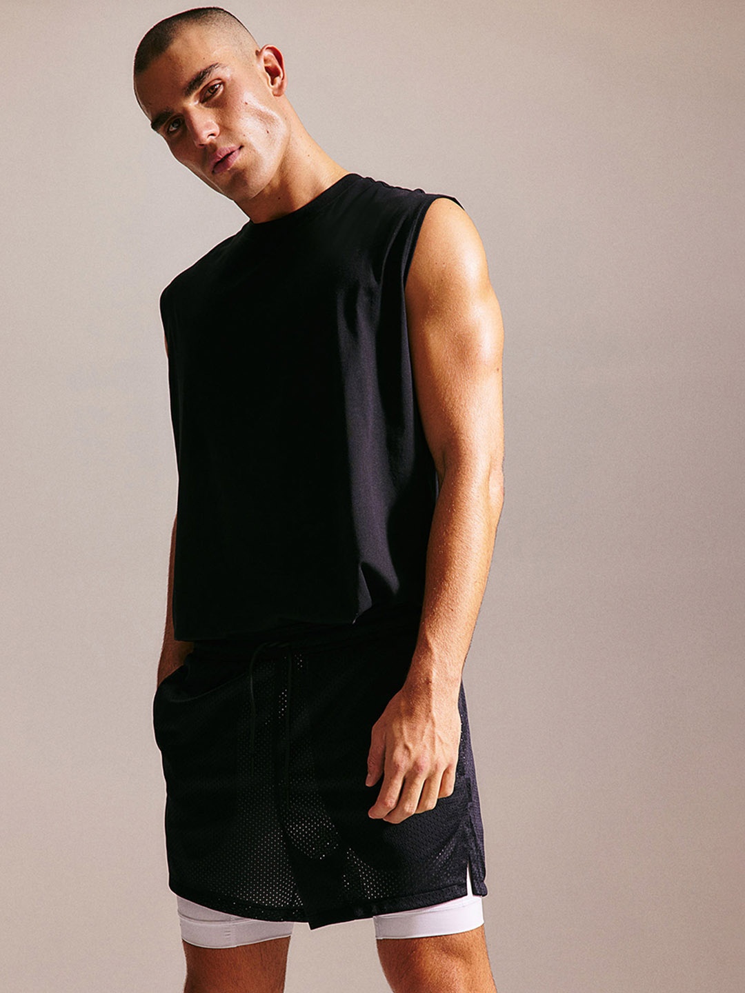 

H&M Men Drymove 2-in-1 Sports Shorts, Black