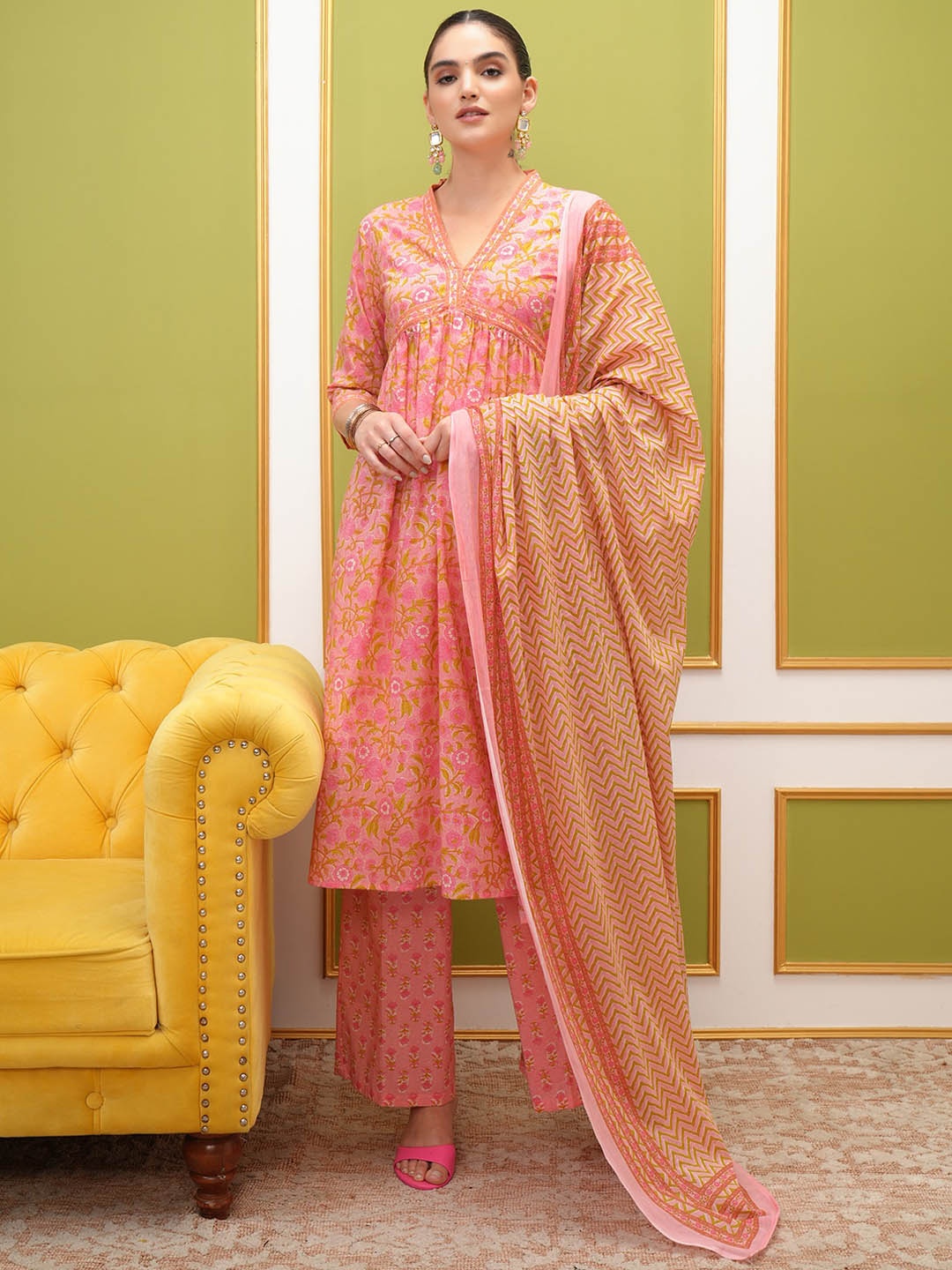 

Vishudh Floral Printed Regular Pure Cotton Kurta with Palazzos & With Dupatta, Pink