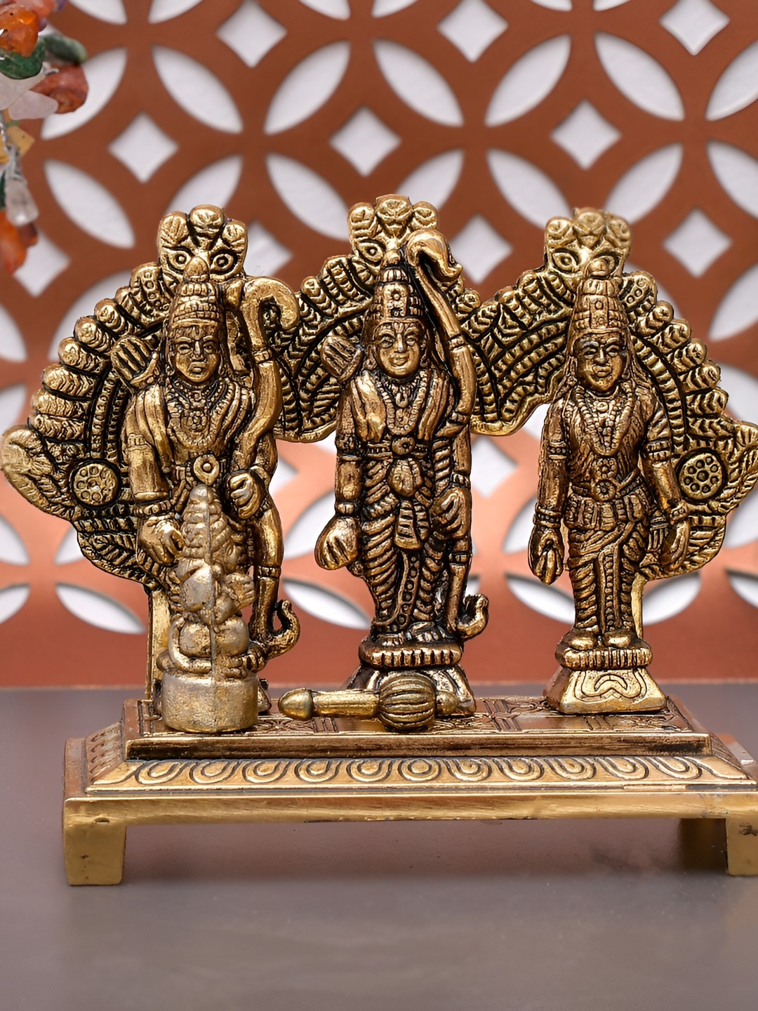 

Craft Junction Gold-Toned Metal Religious Showpiece