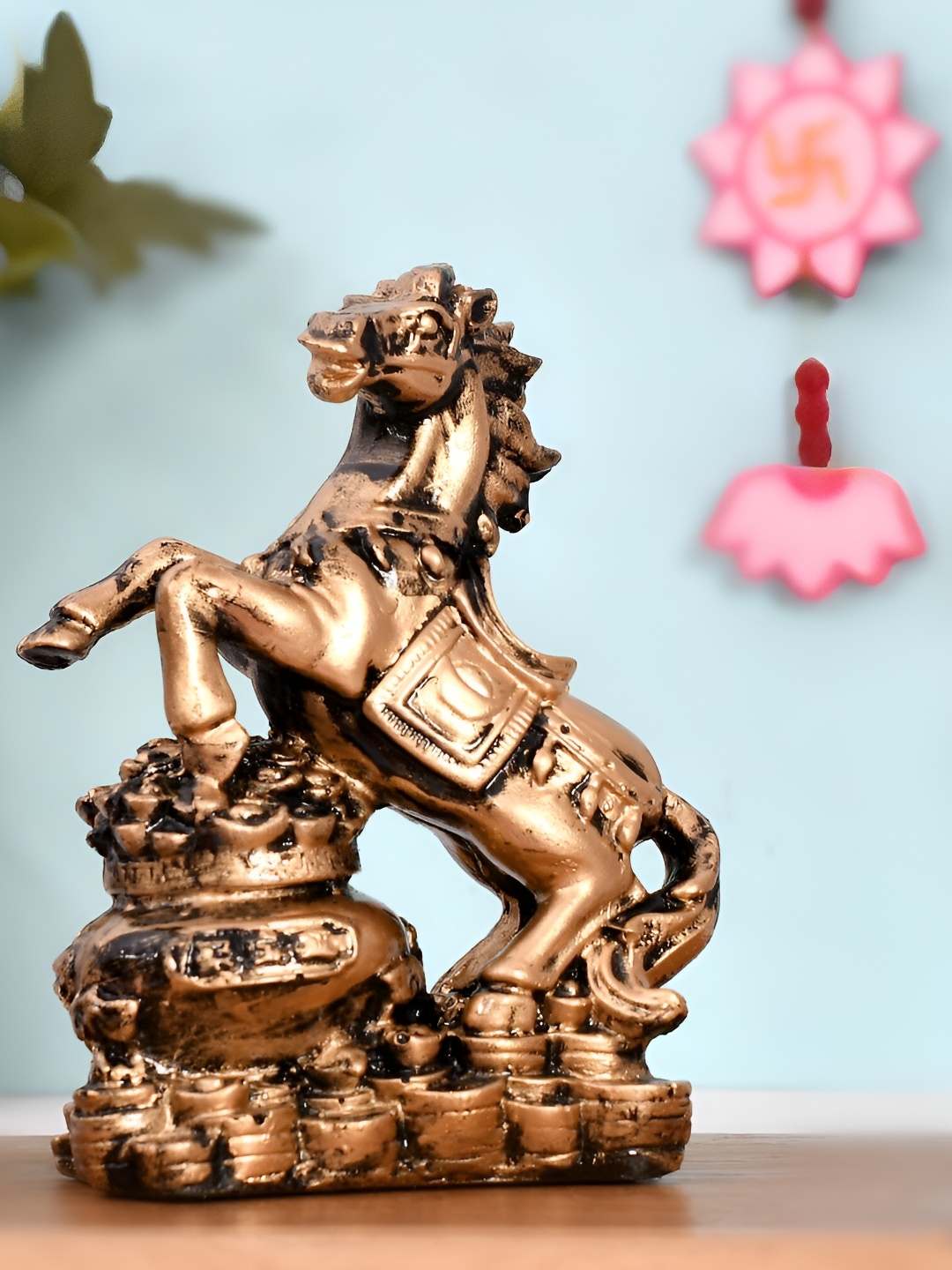 

Craft Junction Gold-Toned Polyresin Birds And Animals Small Idol Showpiece