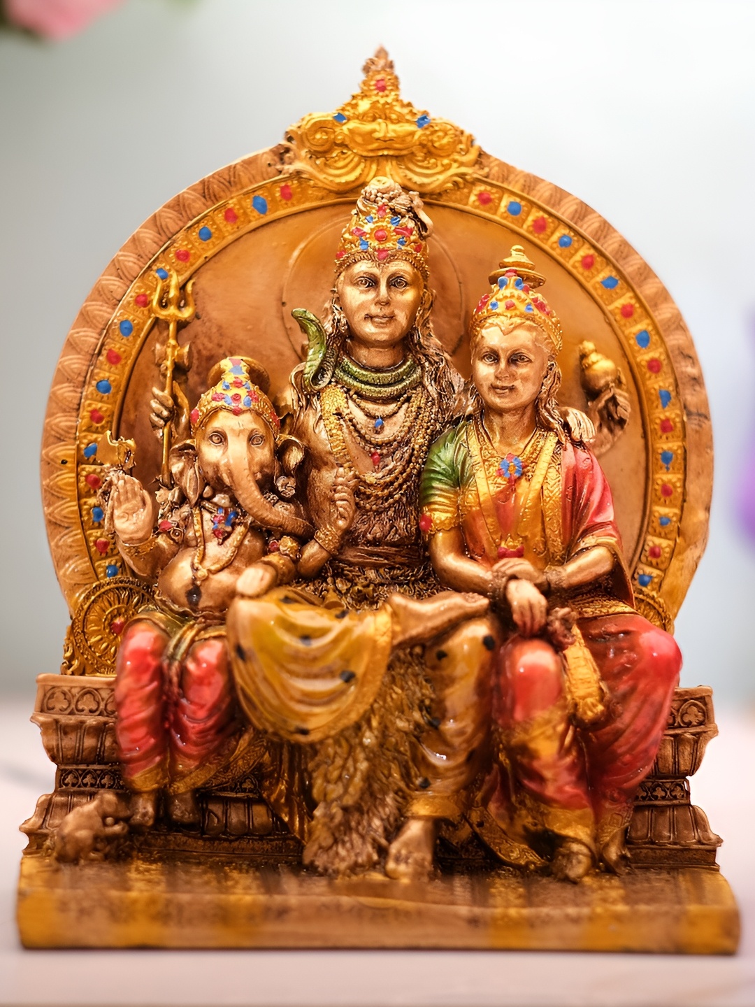 

Craft Junction Gold Toned Polyresin Religious Showpiece