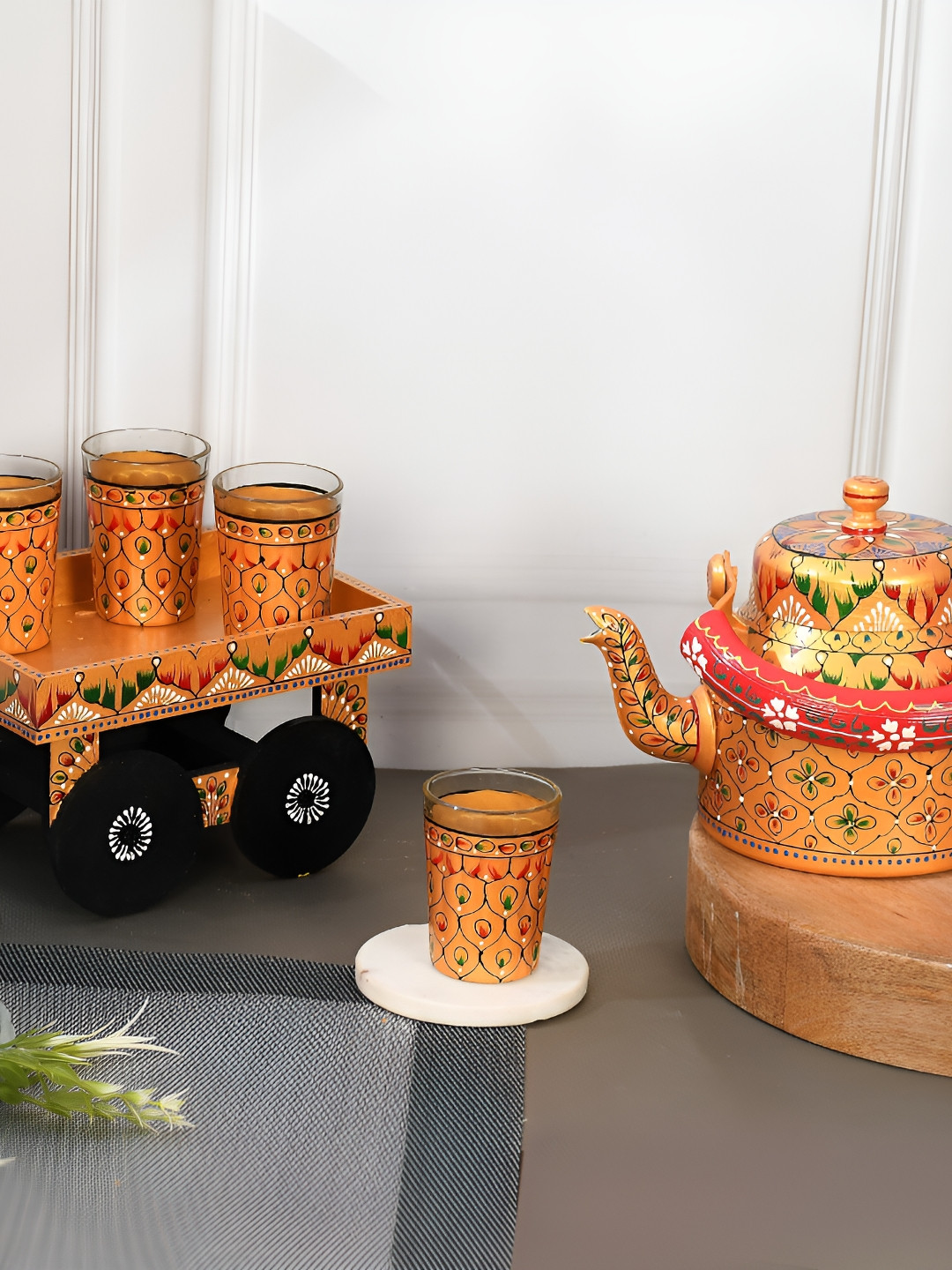 

Craft Junction GoldToned and Red 2 Pieces Decorative Curio Showpiece, Gold