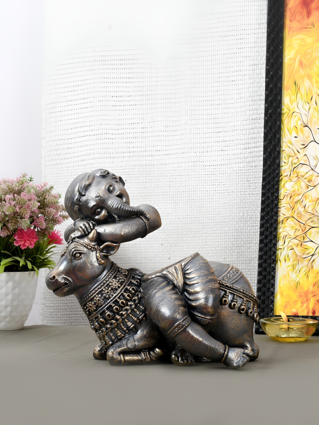 

Craft Junction Grey Polyresin Figurine Showpiece