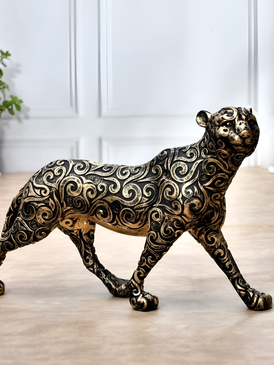 

Craft Junction Black & Gold Toned Animal Figurine Showpiece