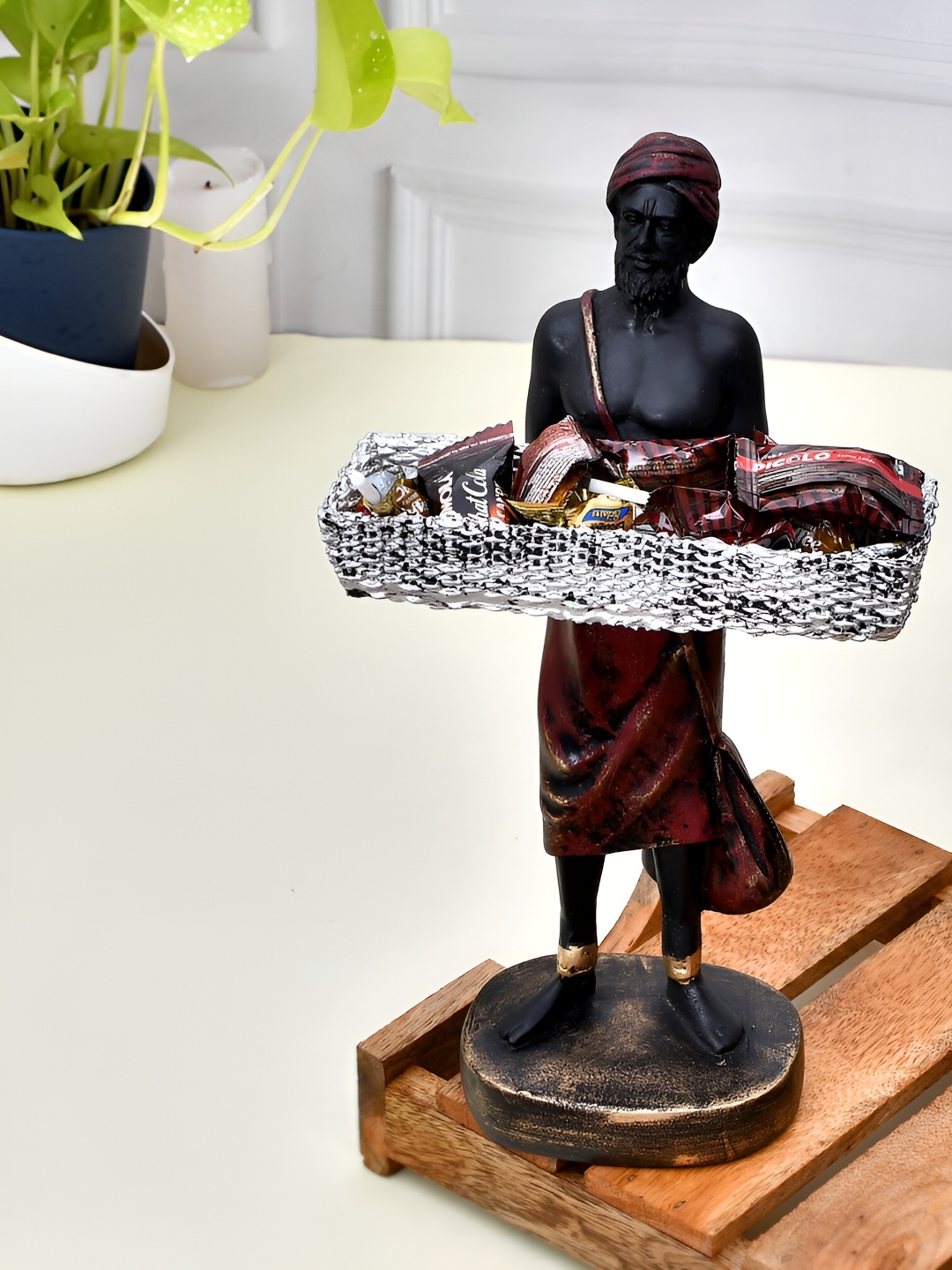 

Craft Junction Black and Red Curio Decorative Showpiece