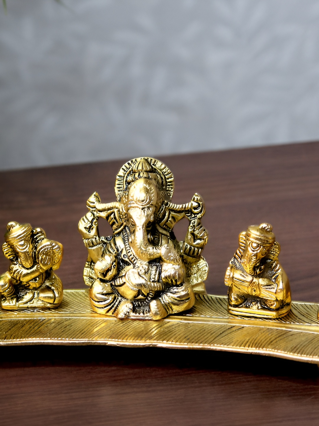 

Craft Junction Gold-Toned Metal Religious Showpiece
