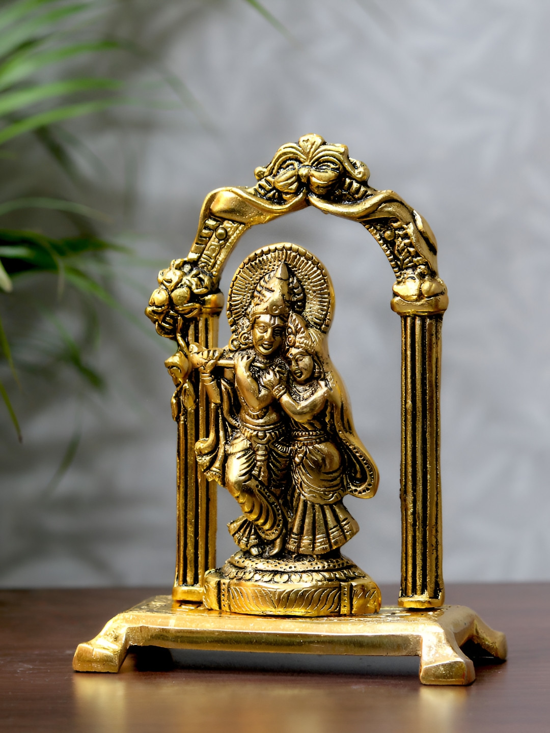 

Craft Junction Gold-Toned Metal Religious Showpiece