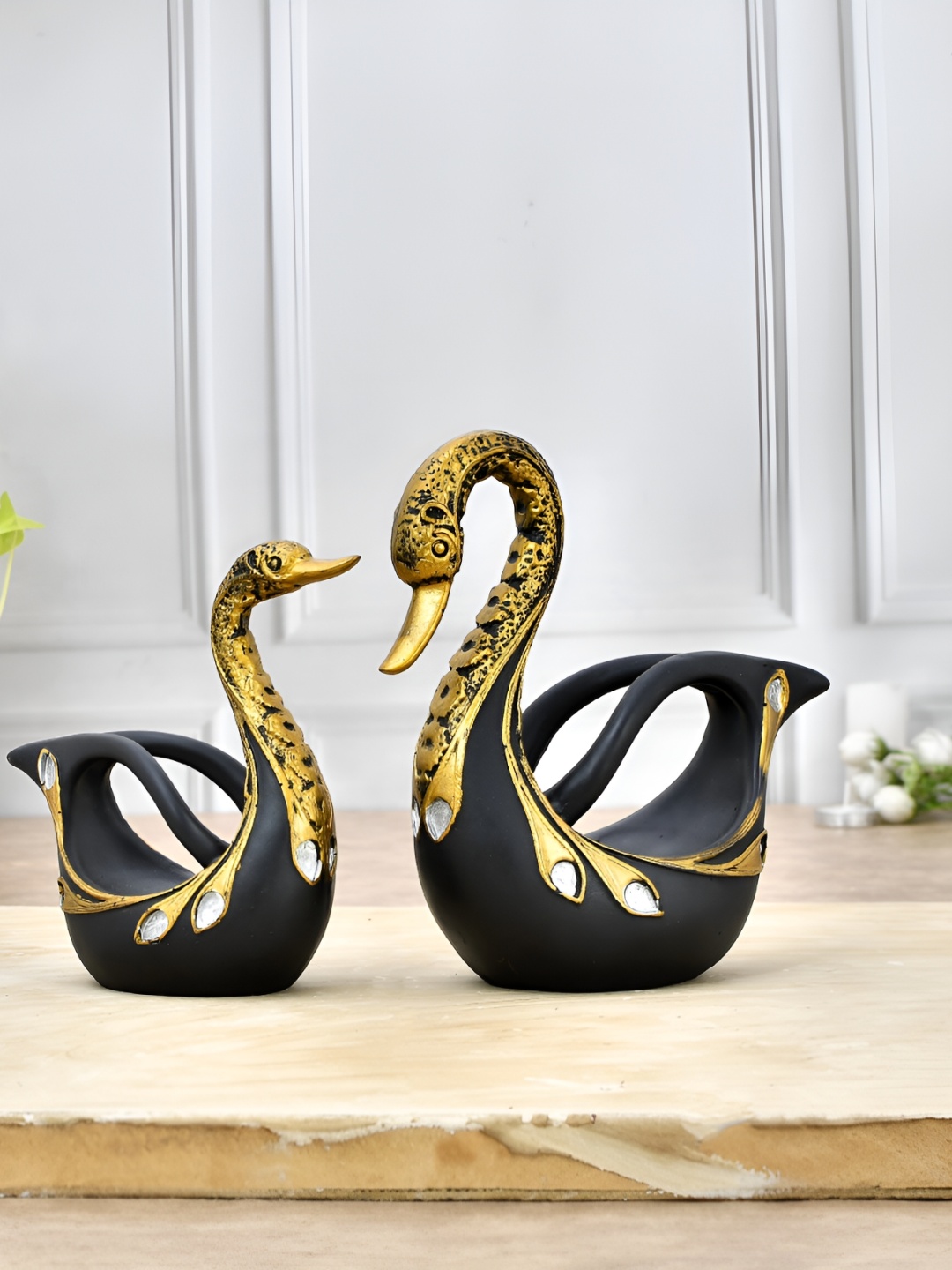 

Craft Junction Black & Gold Toned Small Figurine Showpiece