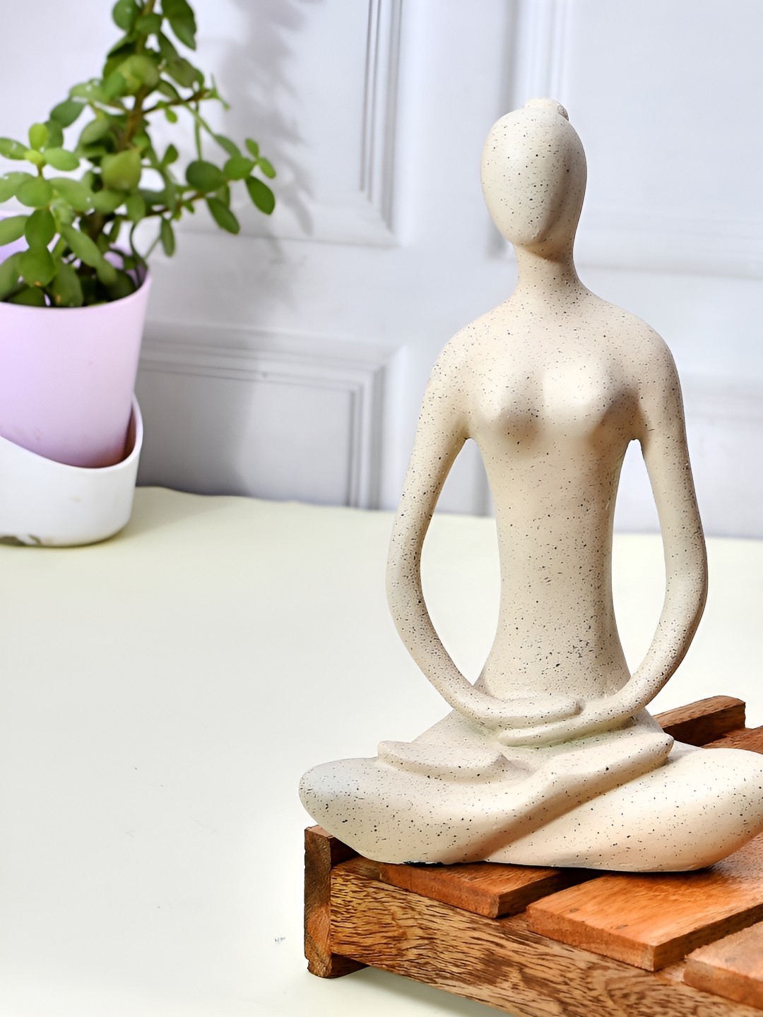 

Craft Junction Off White Small Figurine Showpiece