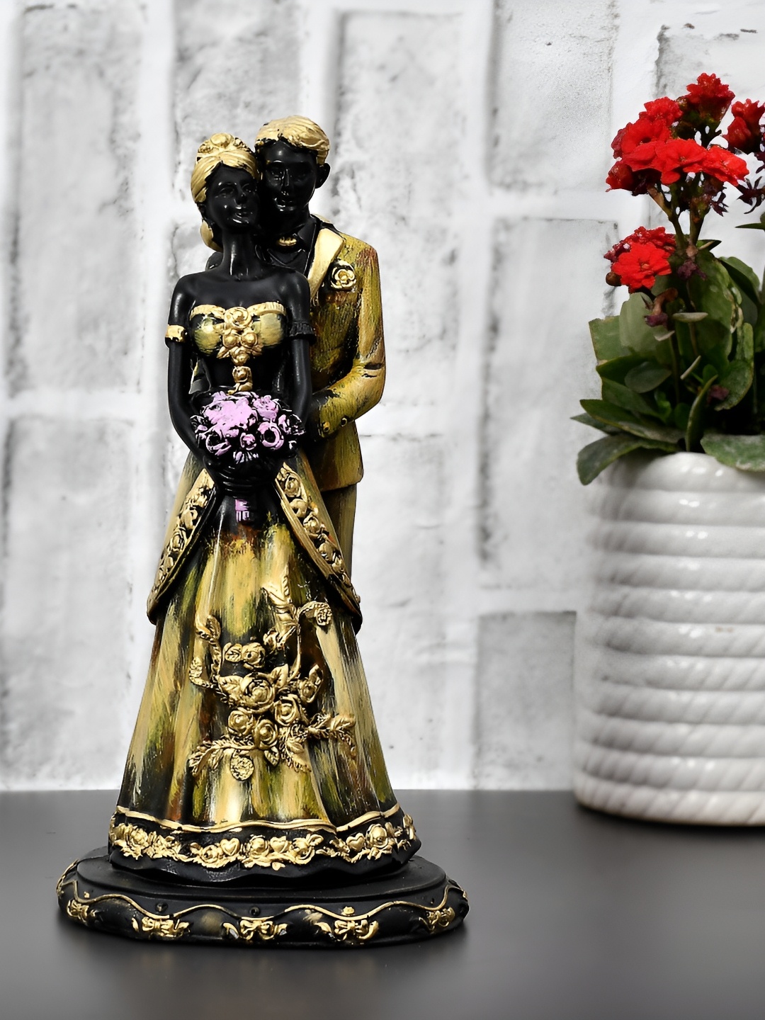 

Craft Junction Gold Toned & Black Fengshui Decorative Showpiece