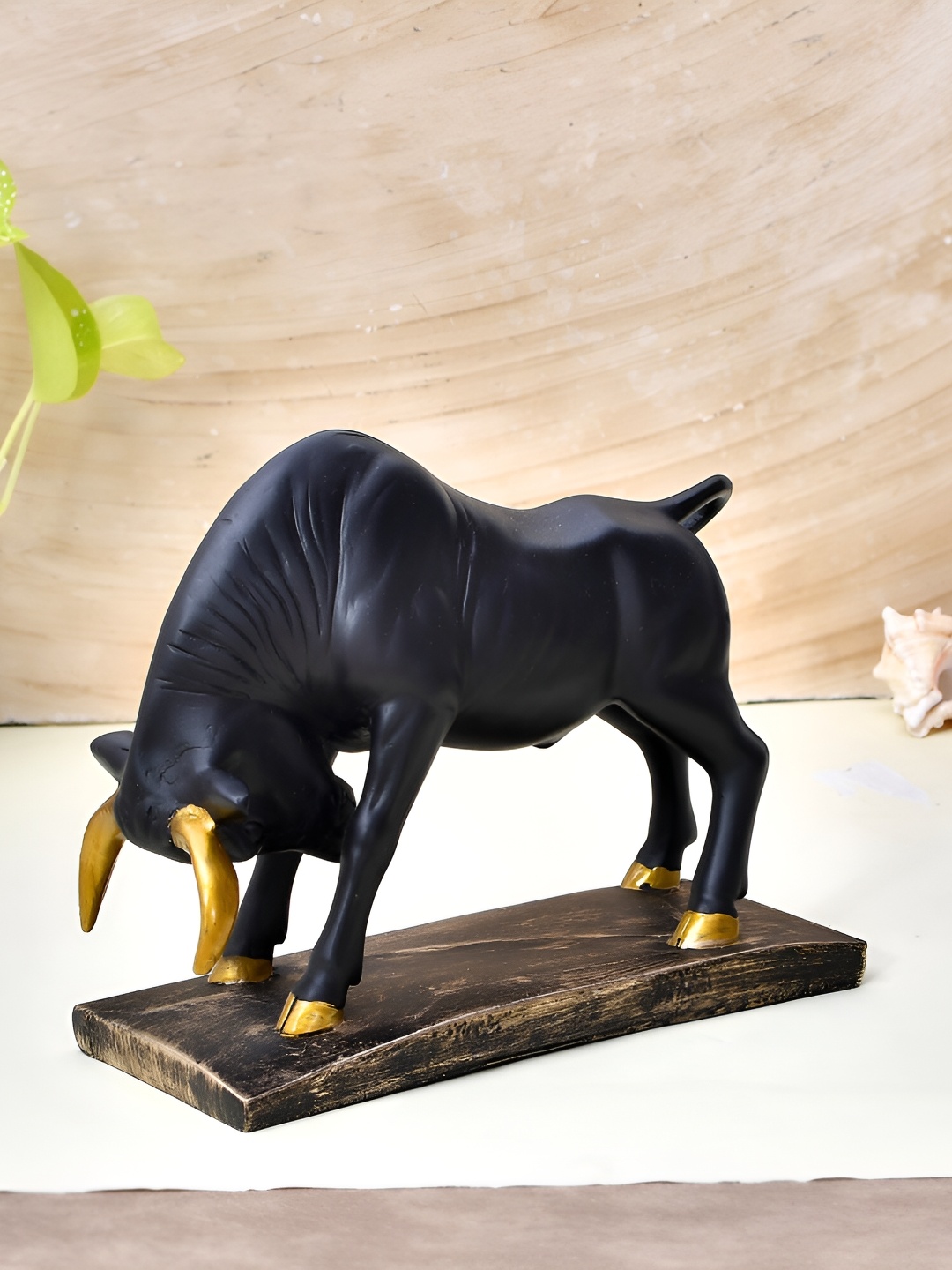 

Craft Junction Black Bull With Horns Showpiece